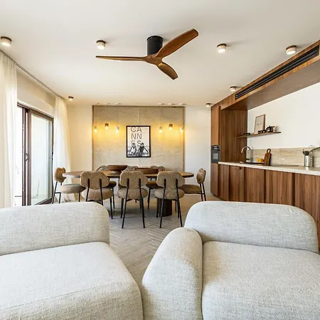 5 Canada - 3-bedroom With Terrace Carlton