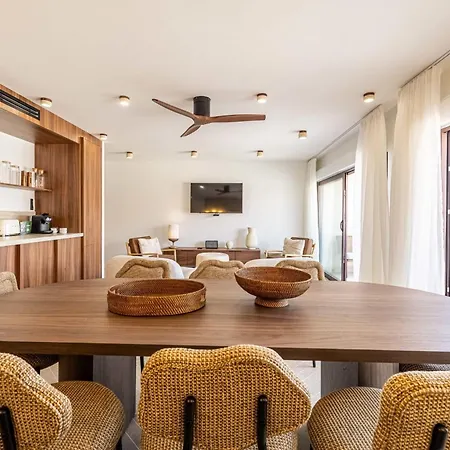 5 Canada - 3-bedroom With Terrace Carlton Apartmán *